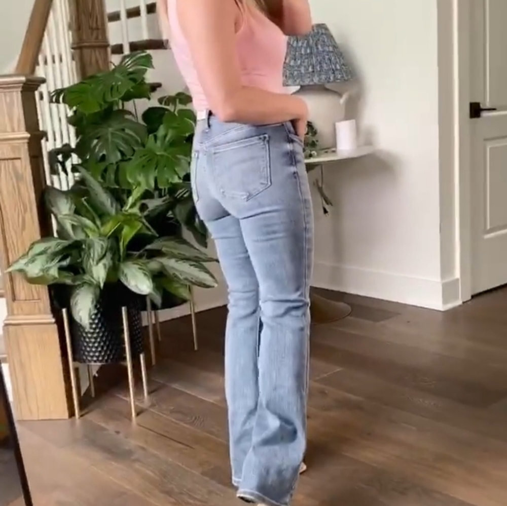 Judy Blue Jeans - Picture 2 of 5
